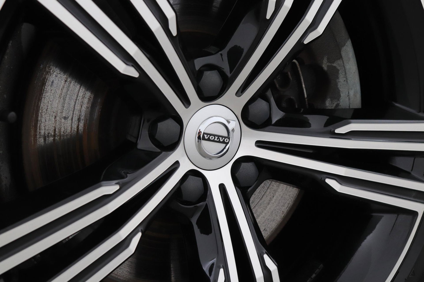 Volvo V60 2.0 T6 Twin Engine AWD Inscription | Harman/Kardon | Trekhaak | Leder | Dealer Onderhouden