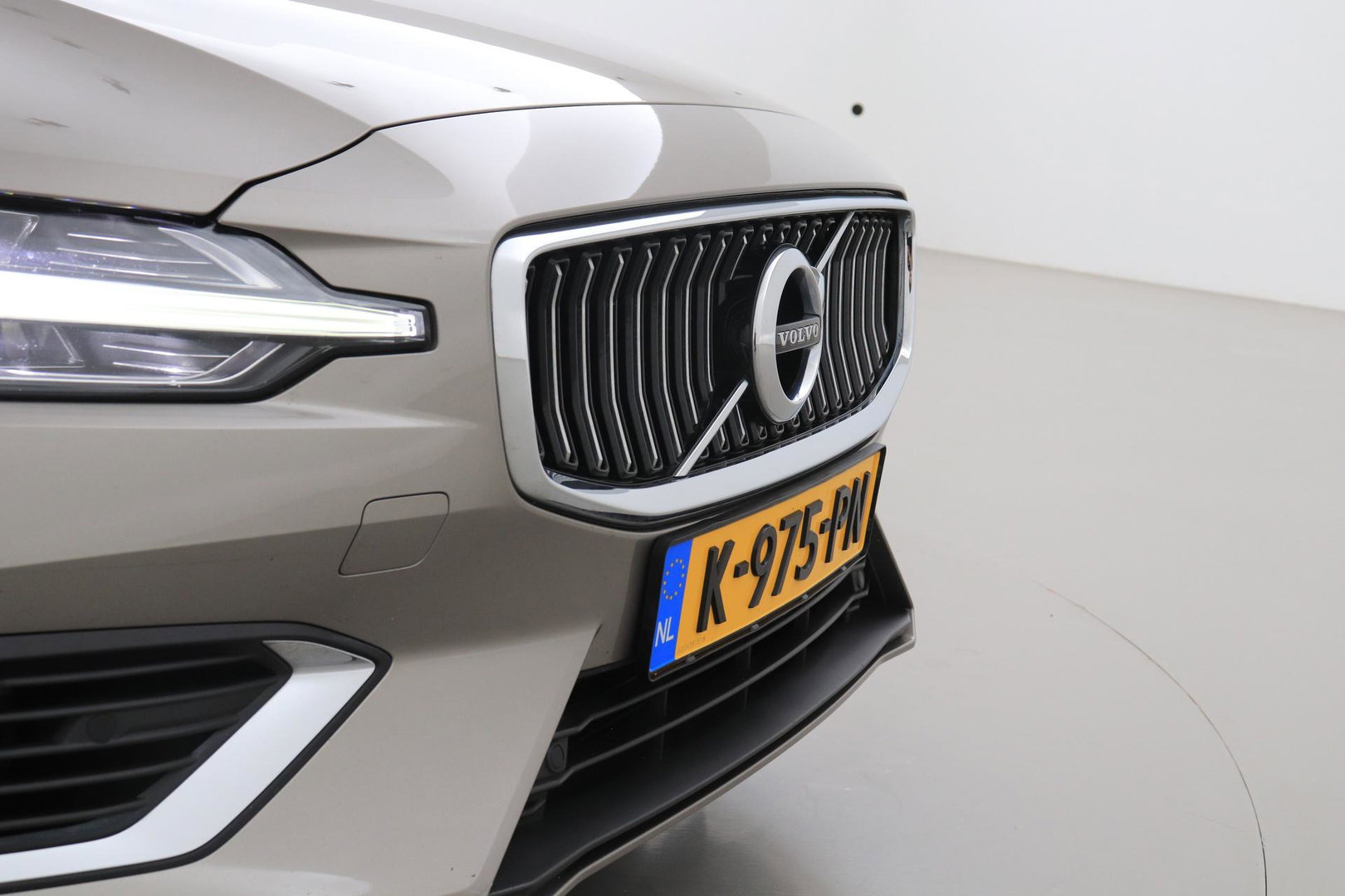 Volvo V60 2.0 T6 Twin Engine AWD Inscription | Harman/Kardon | Trekhaak | Leder | Dealer Onderhouden