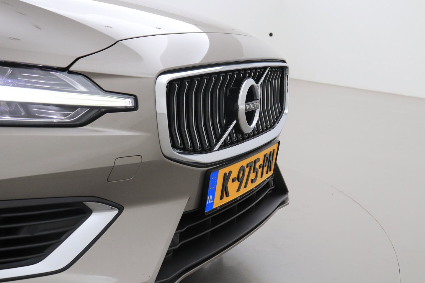 Volvo V60 2.0 T6 Twin Engine AWD Inscription | Harman/Kardon | Trekhaak | Leder | Dealer Onderhouden