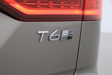 Volvo V60 2.0 T6 Twin Engine AWD Inscription | Harman/Kardon | Trekhaak | Leder | Dealer Onderhouden