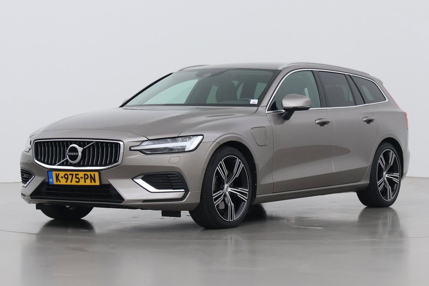 Volvo V60 2.0 T6 Twin Engine AWD Inscription | Harman/Kardon | Trekhaak | Leder | Dealer Onderhouden
