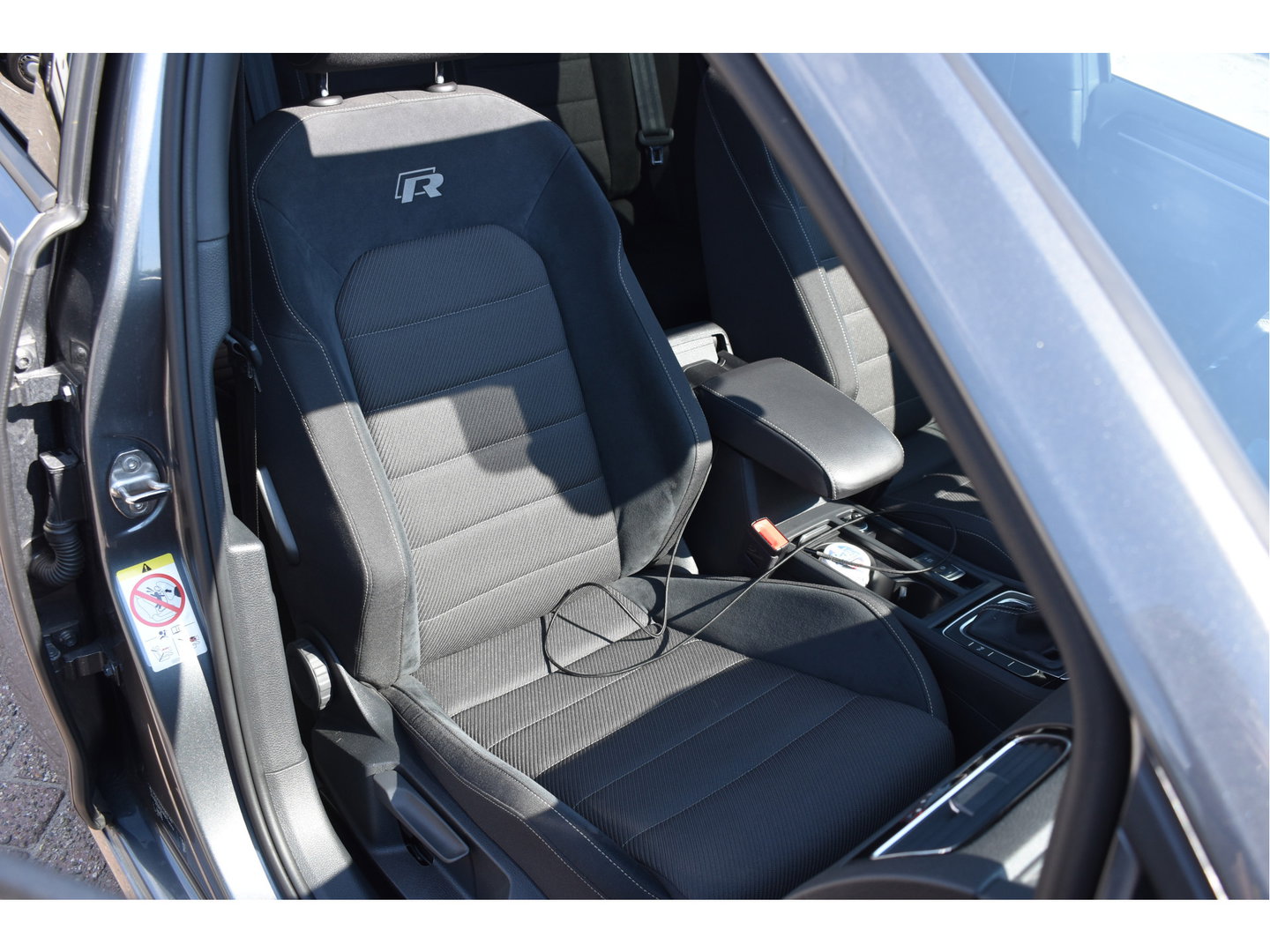 Volkswagen Golf 2.0 TSI 4Motion R 301PK Climate | LM Velgen 19" | Navigatie | Automaat