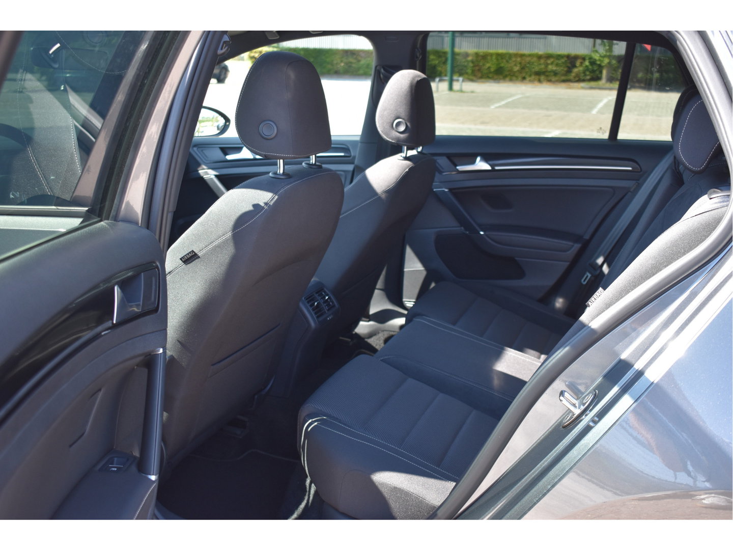 Volkswagen Golf 2.0 TSI 4Motion R 301PK Climate | LM Velgen 19" | Navigatie | Automaat