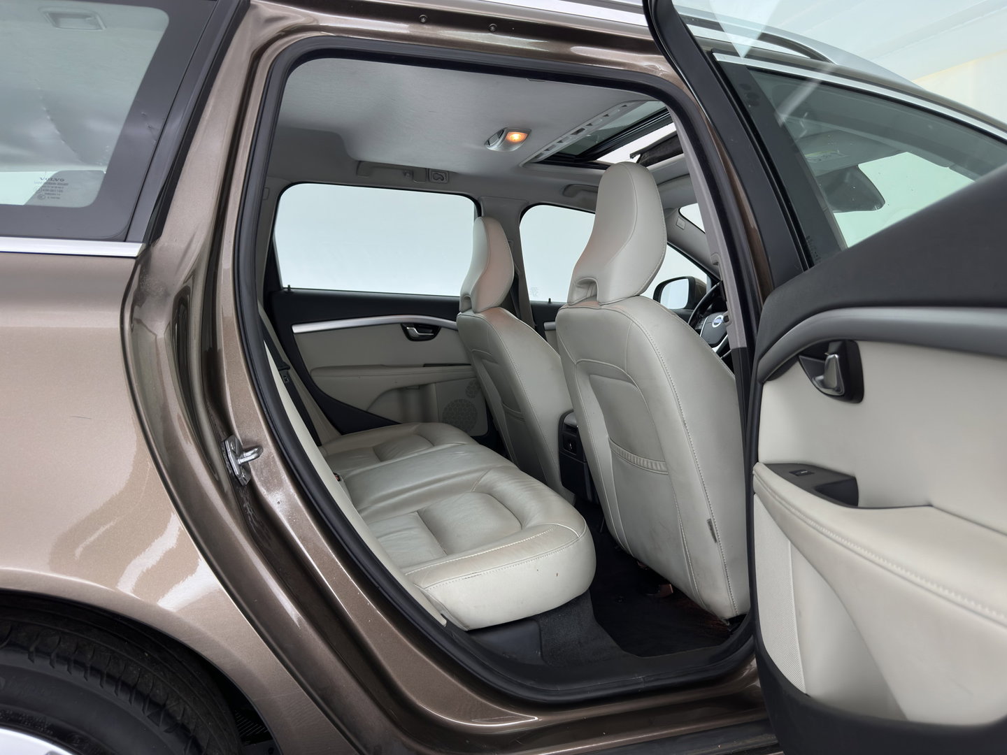 Volvo V70 2.0 D4 Nordic+ *PANO | LEATHER | XENON | MEMORY-PACK | HEATD-COMFORTSEATS | NAVI-FULLMAP | ECC | PDC | CRUISE | 17''LAU*