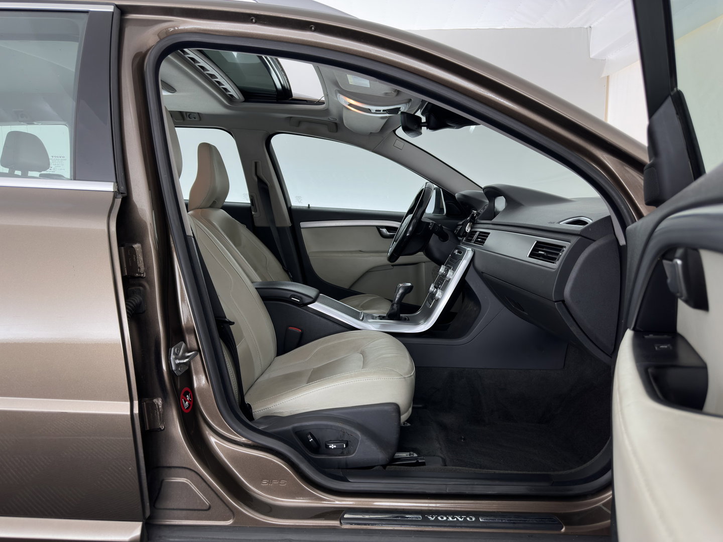 Volvo V70 2.0 D4 Nordic+ *PANO | LEATHER | XENON | MEMORY-PACK | HEATD-COMFORTSEATS | NAVI-FULLMAP | ECC | PDC | CRUISE | 17''LAU*