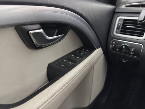 Volvo V70 2.0 D4 Nordic+ *PANO | LEATHER | XENON | MEMORY-PACK | HEATD-COMFORTSEATS | NAVI-FULLMAP | ECC | PDC | CRUISE | 17''LAU*