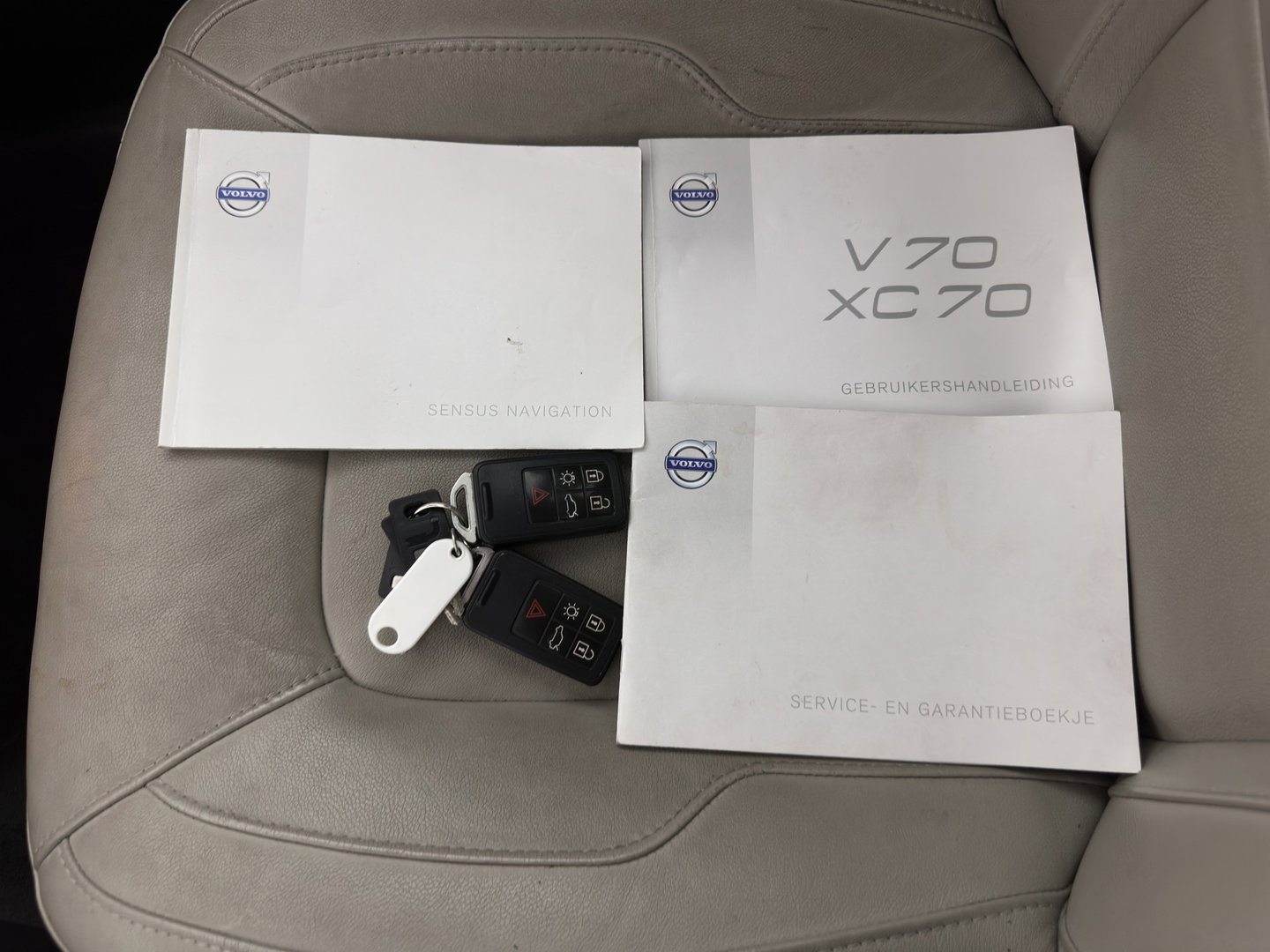 Volvo V70 2.0 D4 Nordic+ *PANO | LEATHER | XENON | MEMORY-PACK | HEATD-COMFORTSEATS | NAVI-FULLMAP | ECC | PDC | CRUISE | 17''LAU*