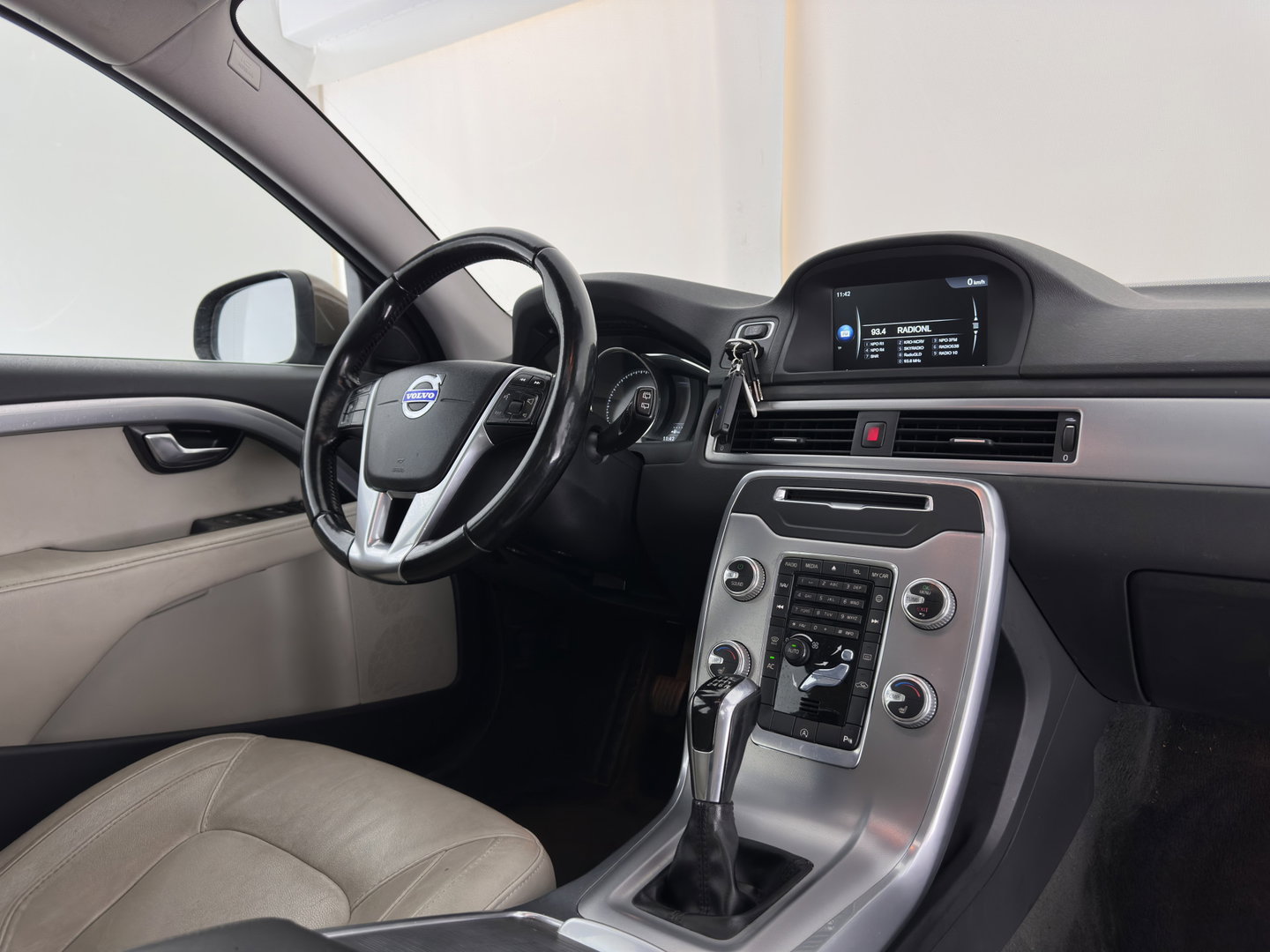 Volvo V70 2.0 D4 Nordic+ *PANO | LEATHER | XENON | MEMORY-PACK | HEATD-COMFORTSEATS | NAVI-FULLMAP | ECC | PDC | CRUISE | 17''LAU*
