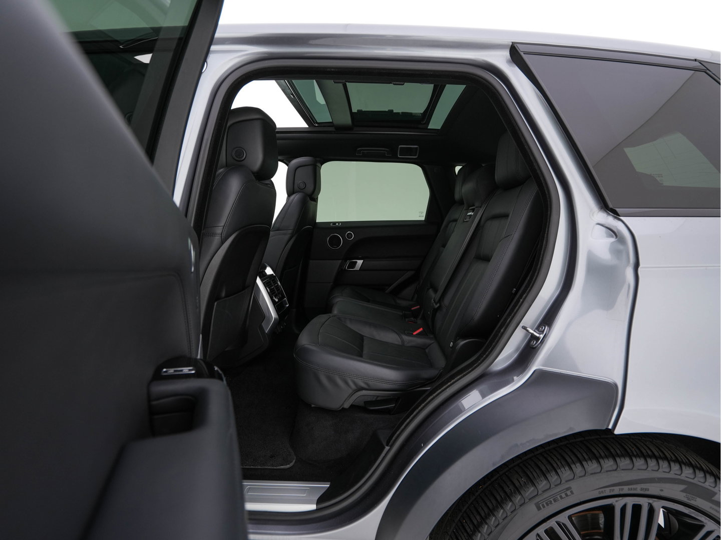 Land Rover Range Rover Sport D300 Autobiography Dynamic MHEV AWD (INCL-BTW) Aut. *PANO | LEATHER | FULL-LED | MEMORY-PACK | TOPVIEW | BLINDSPOT | MERIDIAN-SOUND | DIGI-COCKPIT | HEATED-COMFORTSEATS | PRIVACY-GLASS | SHIFTPADDLES | HEAD-UP | TOWBAR | 22'