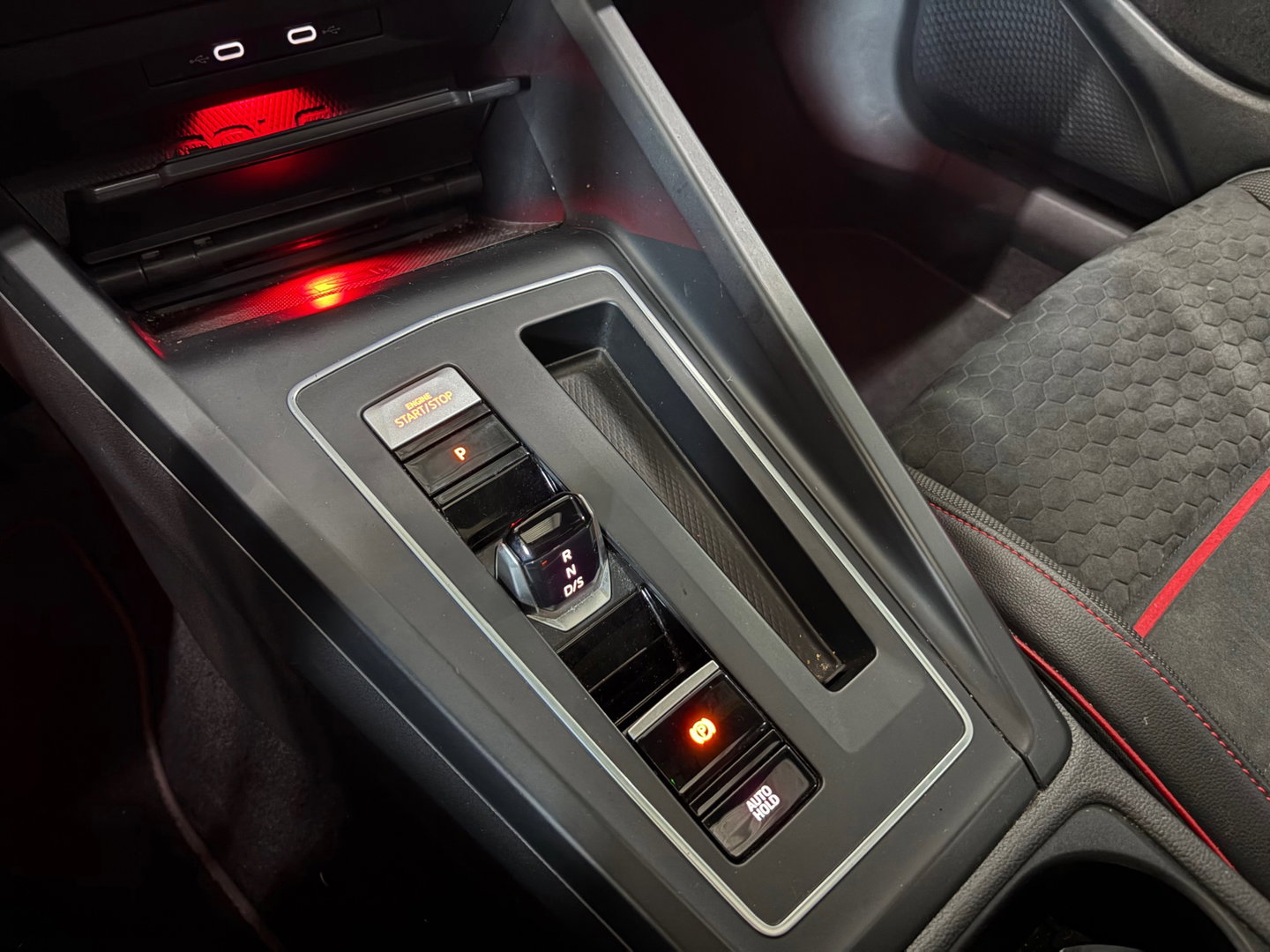 Volkswagen Golf 2.0 GTI Clubsport Pano, Side Assist, Carplay