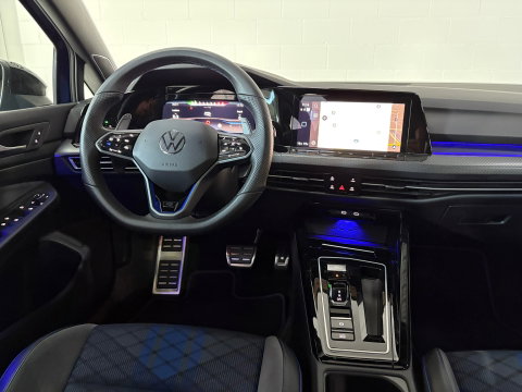 Volkswagen Golf 2.0 TSI R 4Motion, Pano, Akra, HK Audio, HUD