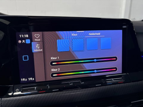 Volkswagen Golf 2.0 TSI R 4Motion, Pano, Akra, HK Audio, HUD