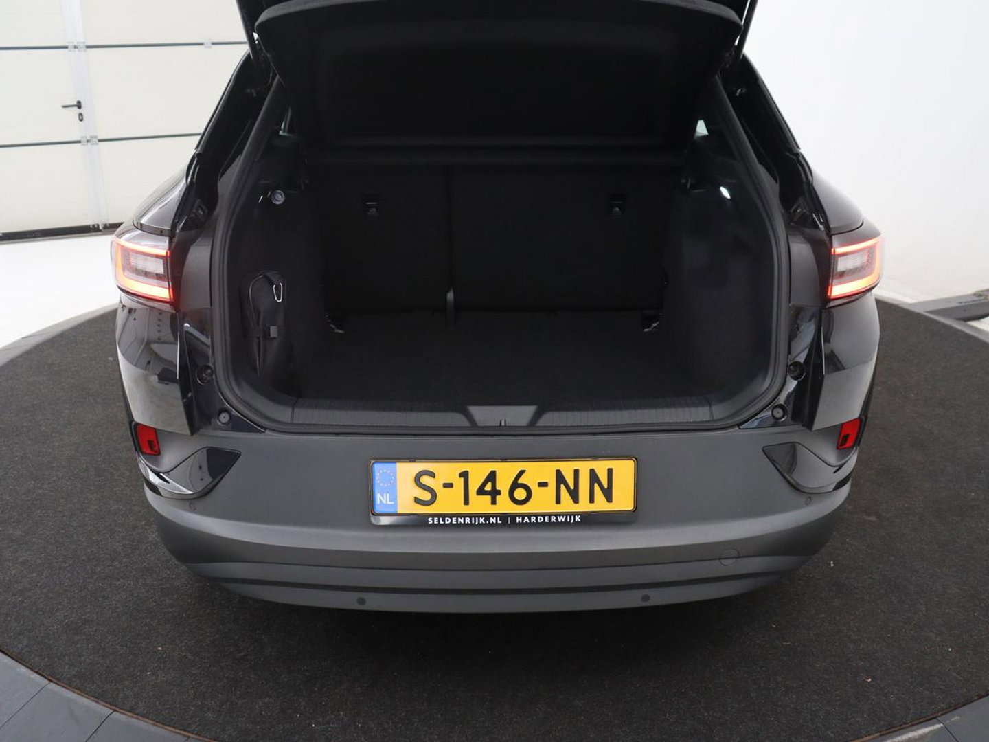 Volkswagen ID.4 Pro 77 kWh | SOH 95,4% | Adaptive cruise | Lane assist | Stuur/stoelverwarming | Climate control | Sfeerverlichting | Carplay | Park assist | 20" velgen