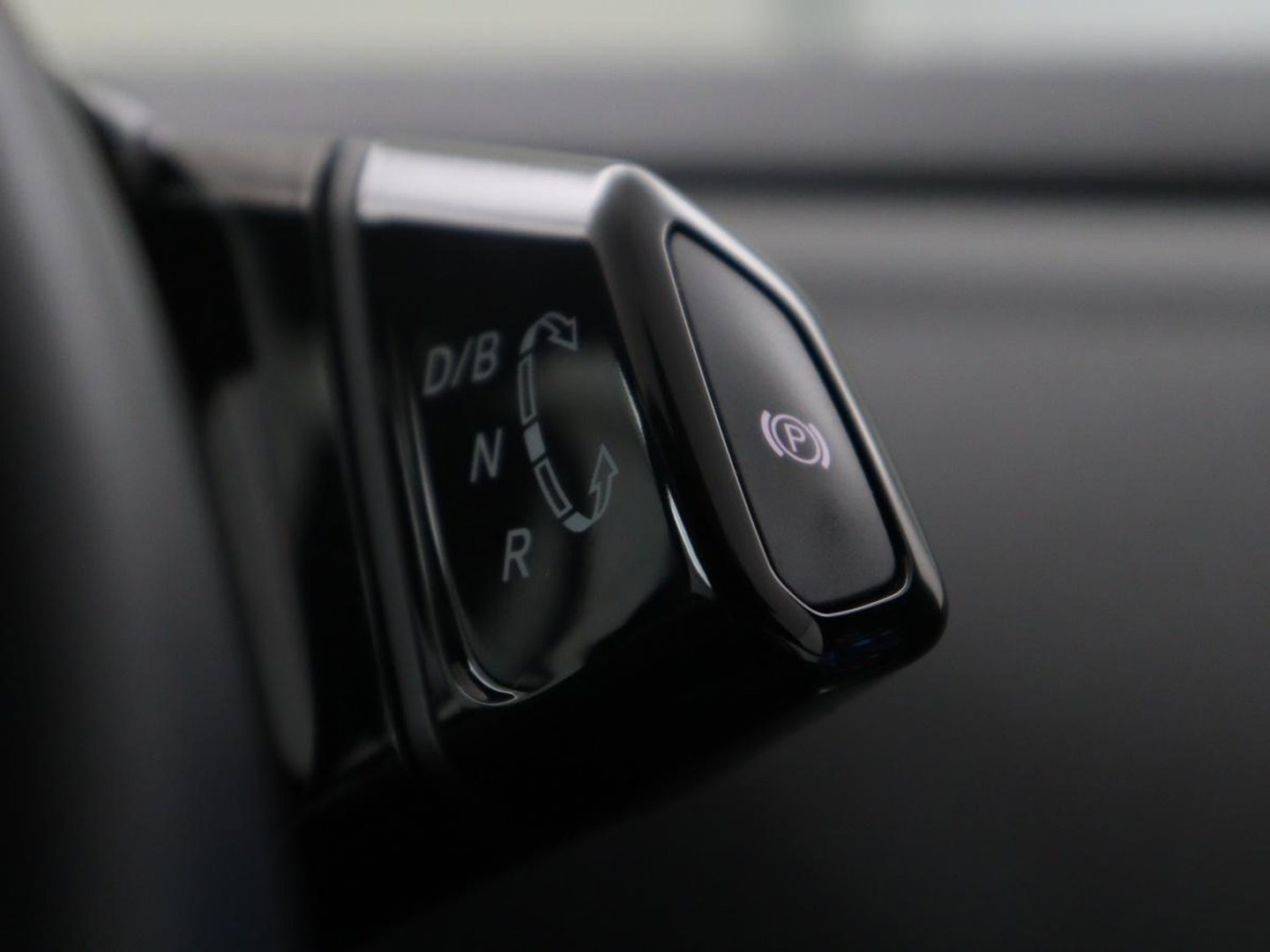 Volkswagen ID.4 Pro 77 kWh | SOH 95,4% | Adaptive cruise | Lane assist | Stuur/stoelverwarming | Climate control | Sfeerverlichting | Carplay | Park assist | 20" velgen