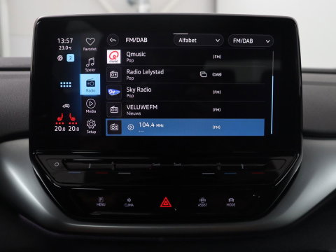 Volkswagen ID.4 Pro 77 kWh | SOH 95,4% | Adaptive cruise | Lane assist | Stuur/stoelverwarming | Climate control | Sfeerverlichting | Carplay | Park assist | 20" velgen