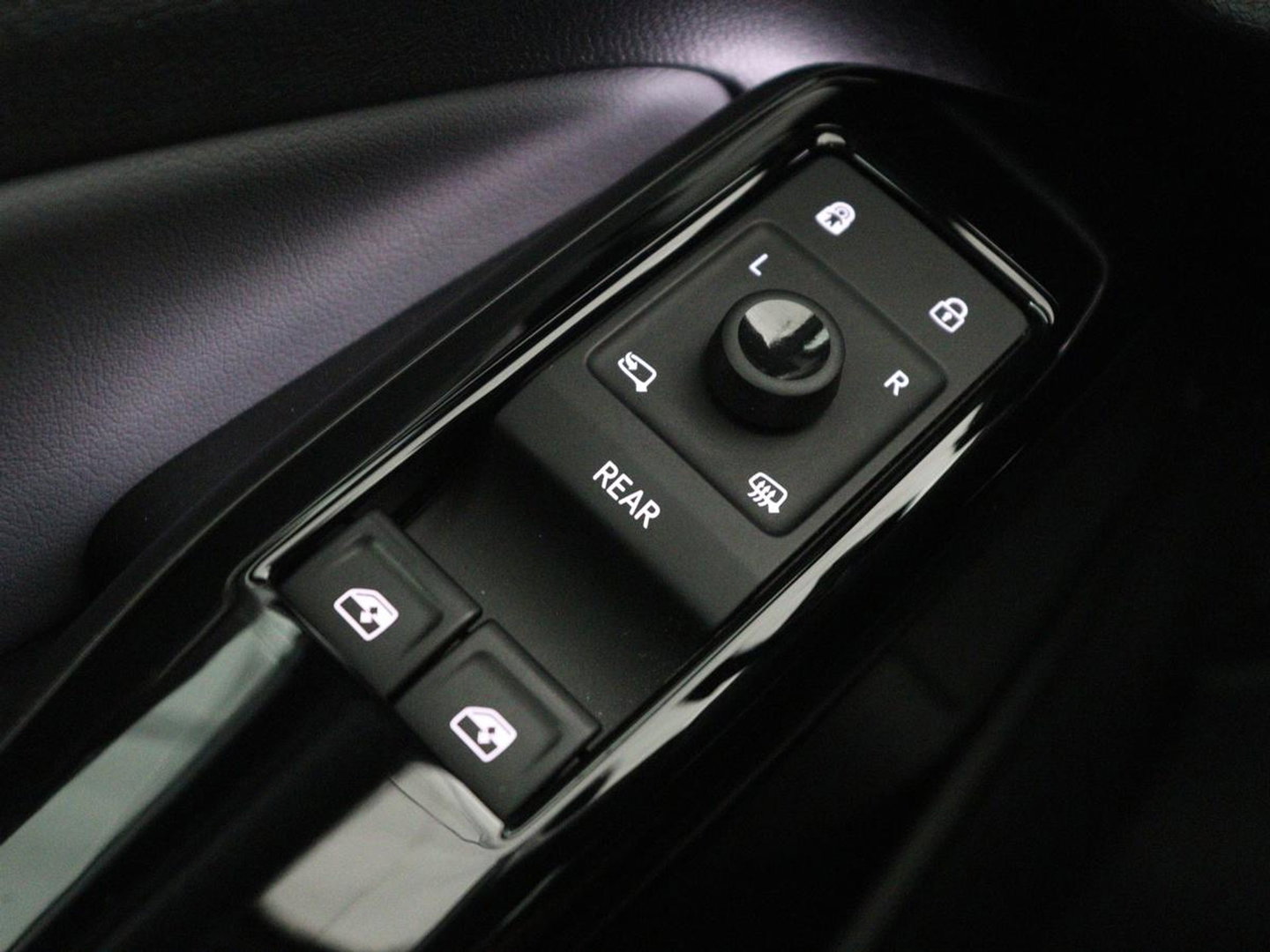 Volkswagen ID.4 Pro 77 kWh | SOH 95,4% | Adaptive cruise | Lane assist | Stuur/stoelverwarming | Climate control | Sfeerverlichting | Carplay | Park assist | 20" velgen