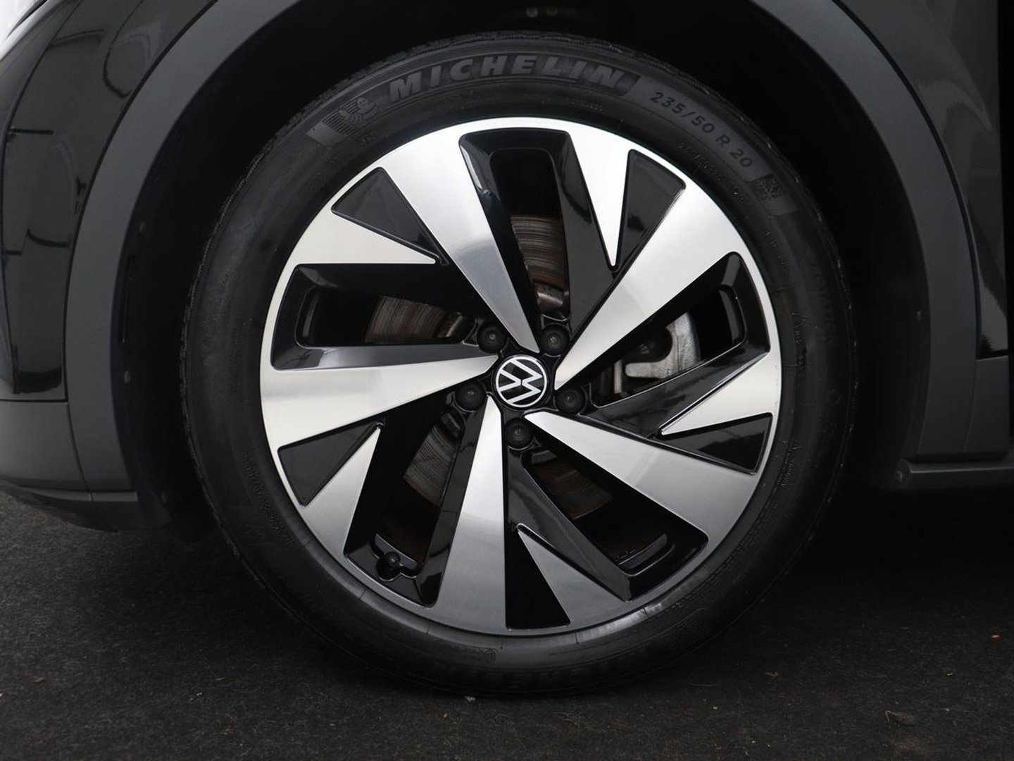 Volkswagen ID.4 Pro 77 kWh | SOH 95,4% | Adaptive cruise | Lane assist | Stuur/stoelverwarming | Climate control | Sfeerverlichting | Carplay | Park assist | 20" velgen