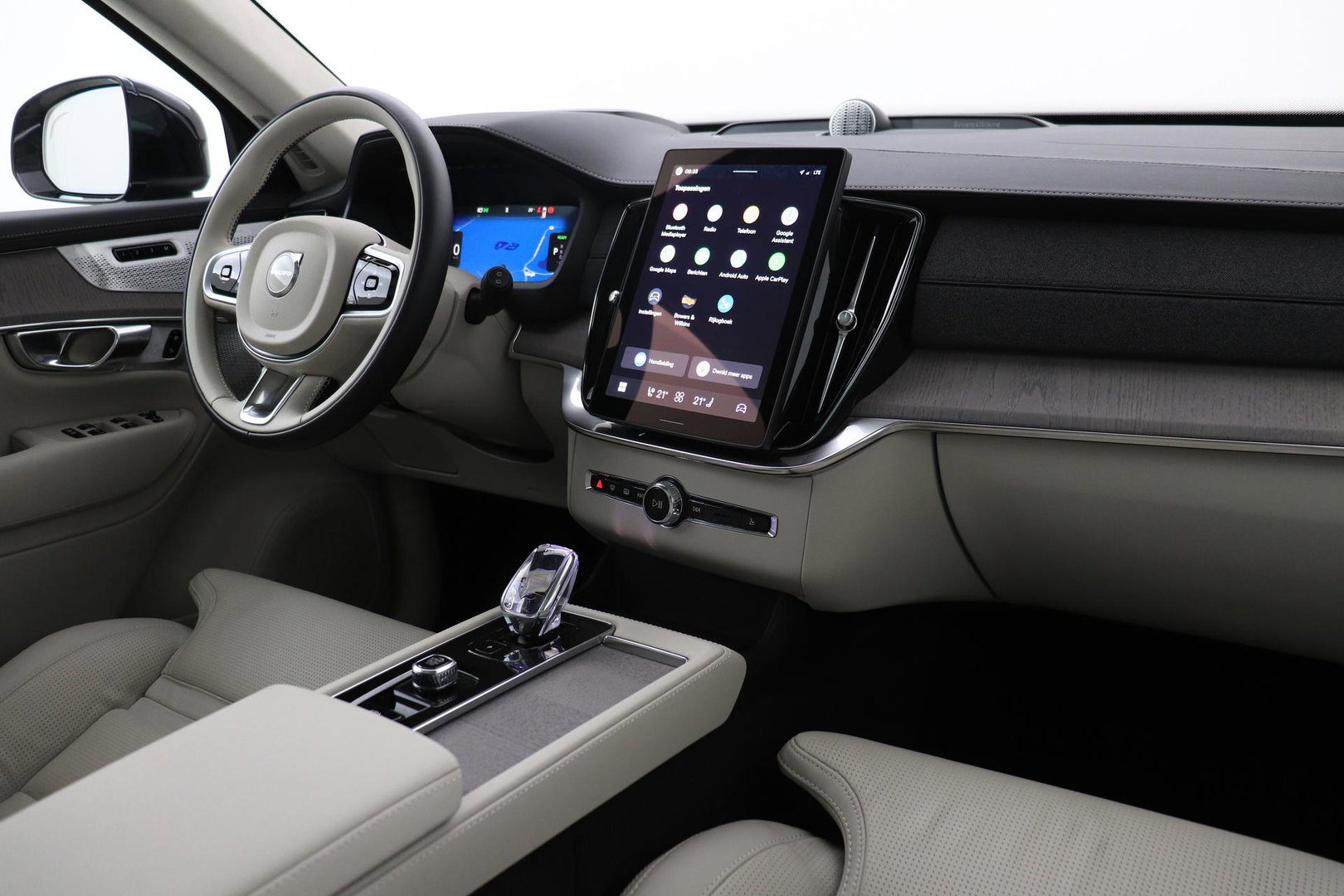 Volvo XC90 T8 Ultra Bright | Bowers&Wilkins | Stoelventilatie | Trekhaak | Panoramadak | 360° Camera | Massage | Head-Up | ACC
