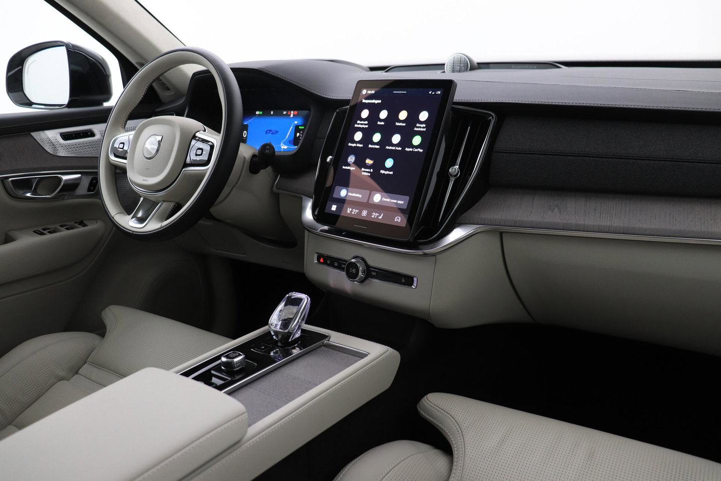Volvo XC90 T8 Ultra Bright | Bowers&Wilkins | Stoelventilatie | Trekhaak | Panoramadak | 360° Camera | Massage | Head-Up | ACC