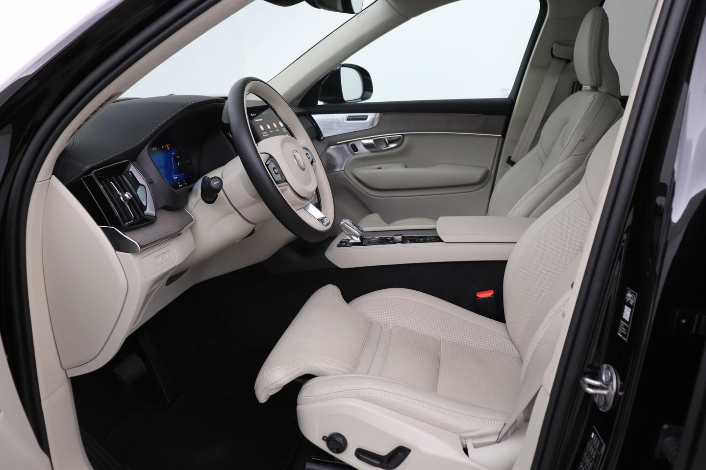 Volvo XC90 T8 Ultra Bright | Bowers&Wilkins | Stoelventilatie | Trekhaak | Panoramadak | 360° Camera | Massage | Head-Up | ACC