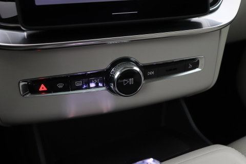 Volvo XC90 T8 Ultra Bright | Bowers&Wilkins | Stoelventilatie | Trekhaak | Panoramadak | 360° Camera | Massage | Head-Up | ACC