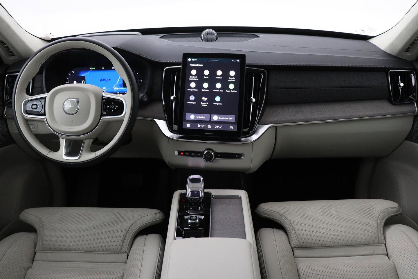 Volvo XC90 T8 Ultra Bright | Bowers&Wilkins | Stoelventilatie | Trekhaak | Panoramadak | 360° Camera | Massage | Head-Up | ACC