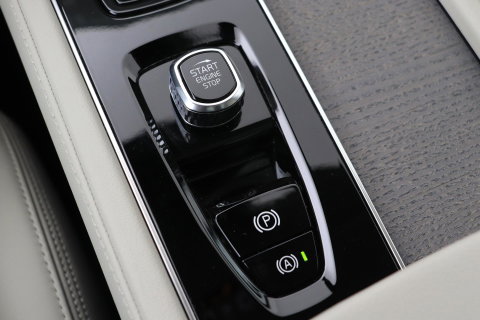 Volvo XC90 T8 Ultra Bright | Bowers&Wilkins | Stoelventilatie | Trekhaak | Panoramadak | 360° Camera | Massage | Head-Up | ACC
