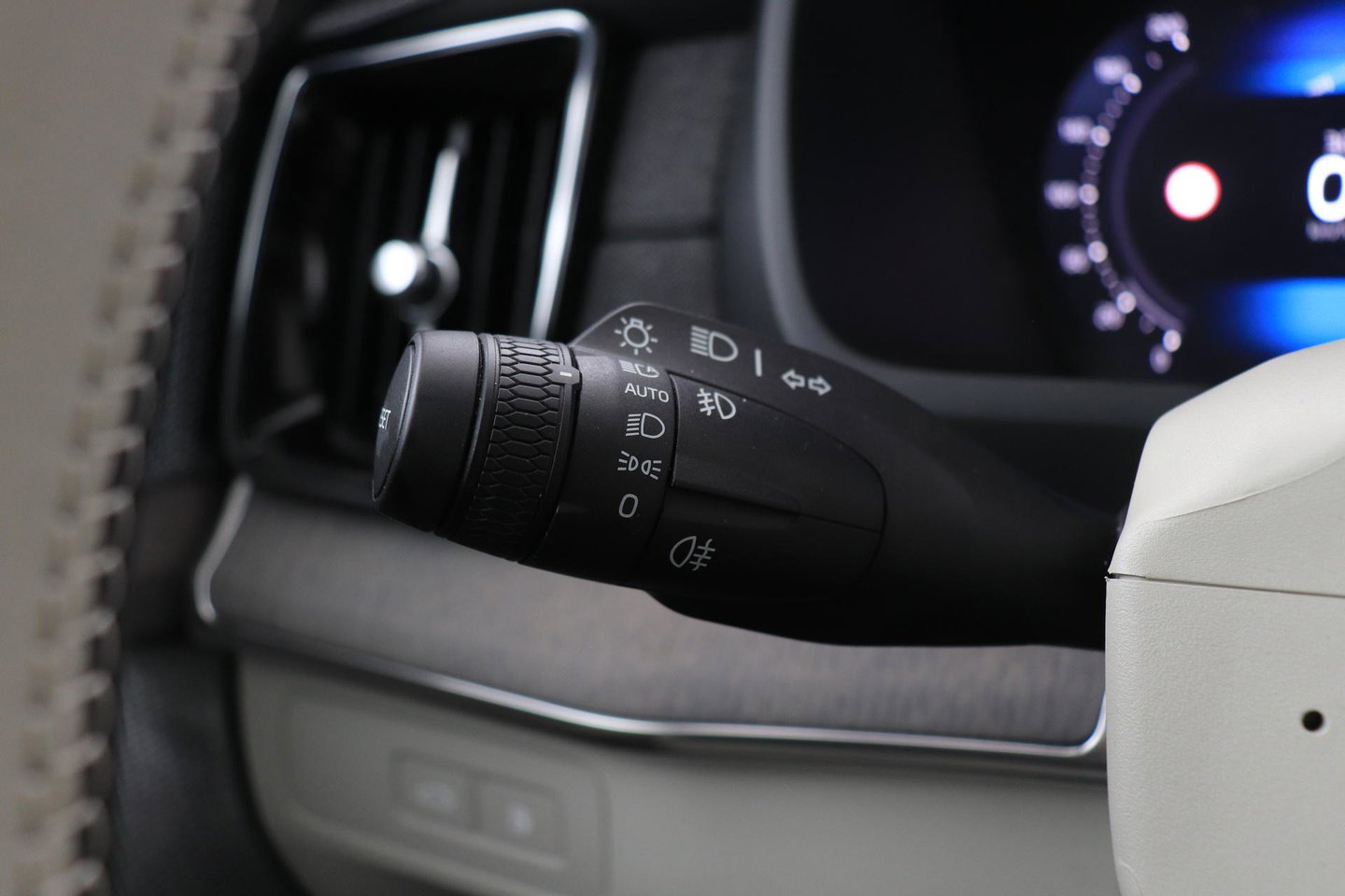 Volvo XC90 T8 Ultra Bright | Bowers&Wilkins | Stoelventilatie | Trekhaak | Panoramadak | 360° Camera | Massage | Head-Up | ACC