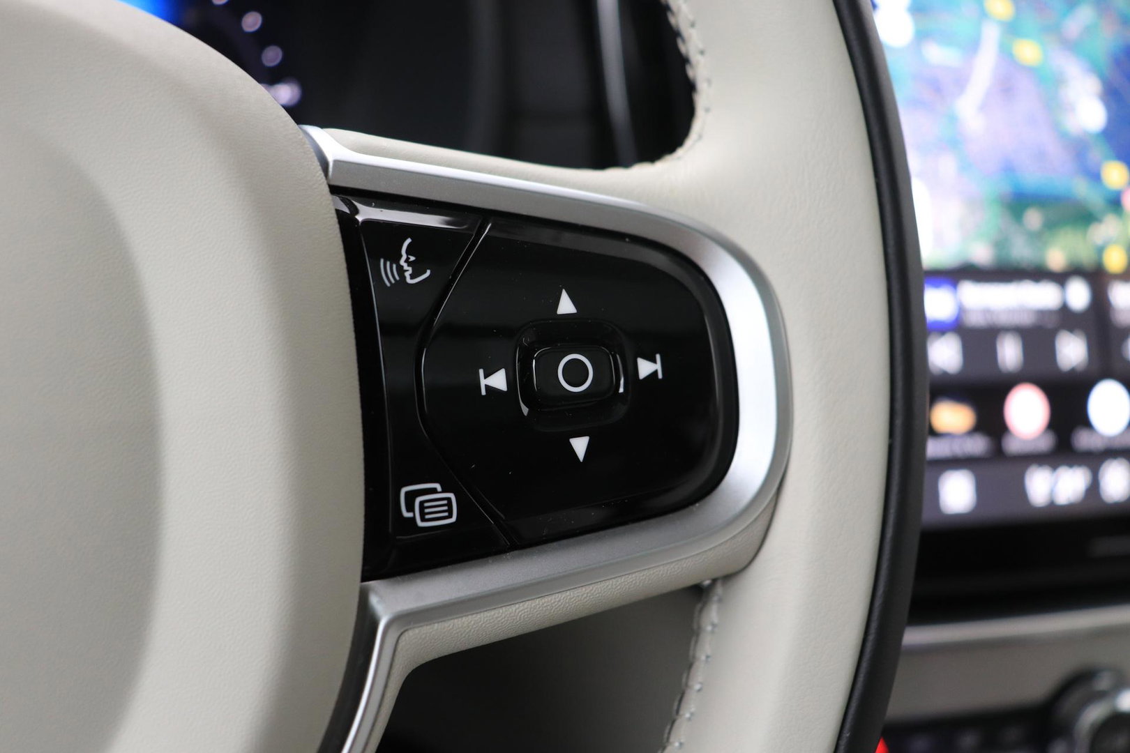 Volvo XC90 T8 Ultra Bright | Bowers&Wilkins | Stoelventilatie | Trekhaak | Panoramadak | 360° Camera | Massage | Head-Up | ACC