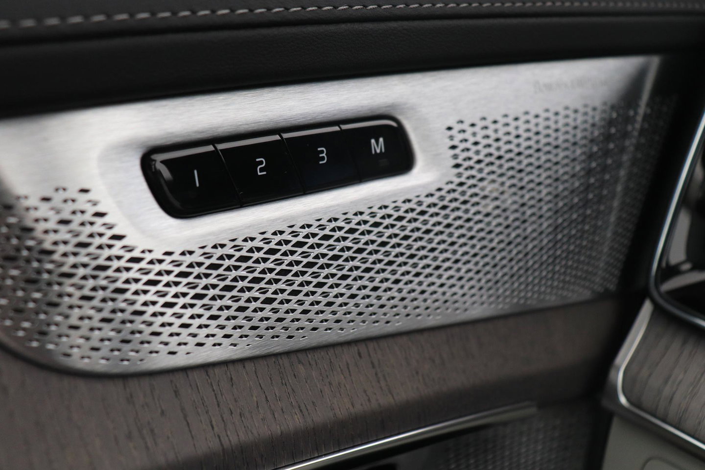 Volvo XC90 T8 Ultra Bright | Bowers&Wilkins | Stoelventilatie | Trekhaak | Panoramadak | 360° Camera | Massage | Head-Up | ACC