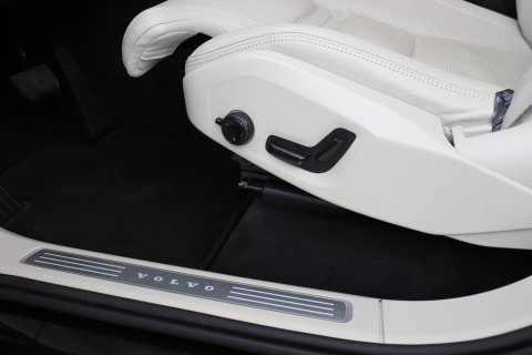 Volvo XC90 T8 Ultra Bright | Bowers&Wilkins | Stoelventilatie | Trekhaak | Panoramadak | 360° Camera | Massage | Head-Up | ACC
