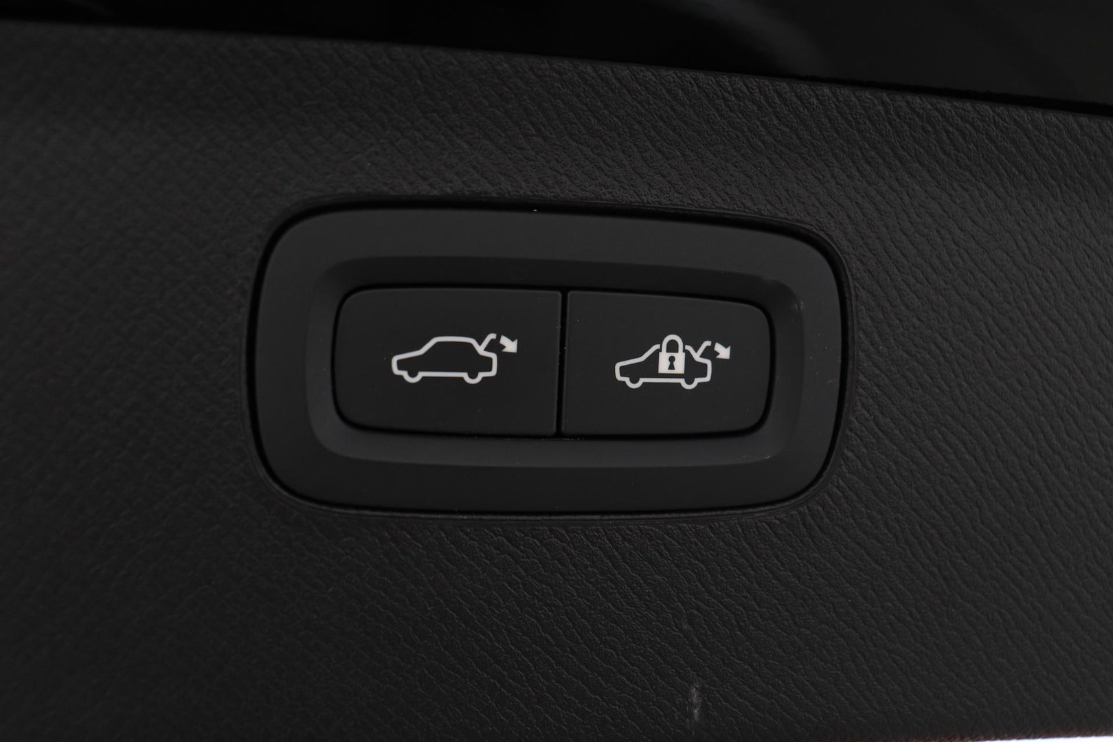 Volvo XC90 T8 Ultra Bright | Bowers&Wilkins | Stoelventilatie | Trekhaak | Panoramadak | 360° Camera | Massage | Head-Up | ACC