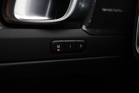 Volvo EX40 Single Motor Extended Range Plus | 82 kWh | Harman/Kardon Pilot Assist | Warmtepomp | BLIS | Keyless | Stoel+Stuurverwarming