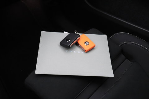 Volvo EX40 Single Motor Extended Range Plus | 82 kWh | Harman/Kardon Pilot Assist | Warmtepomp | BLIS | Keyless | Stoel+Stuurverwarming