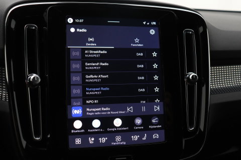 Volvo EX40 Single Motor Extended Range Plus | 82 kWh | Harman/Kardon Pilot Assist | Warmtepomp | BLIS | Keyless | Stoel+Stuurverwarming