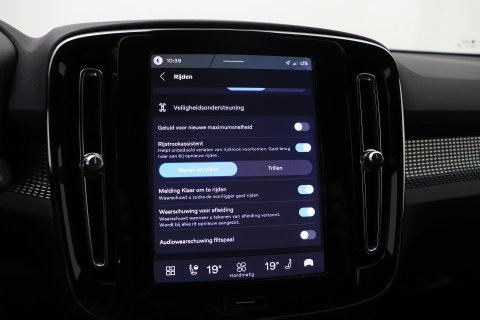 Volvo EX40 Single Motor Extended Range Plus | 82 kWh | Harman/Kardon Pilot Assist | Warmtepomp | BLIS | Keyless | Stoel+Stuurverwarming