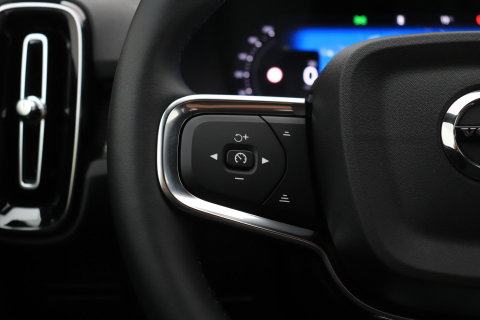 Volvo EX40 Single Motor Extended Range Plus | 82 kWh | Harman/Kardon Pilot Assist | Warmtepomp | BLIS | Keyless | Stoel+Stuurverwarming