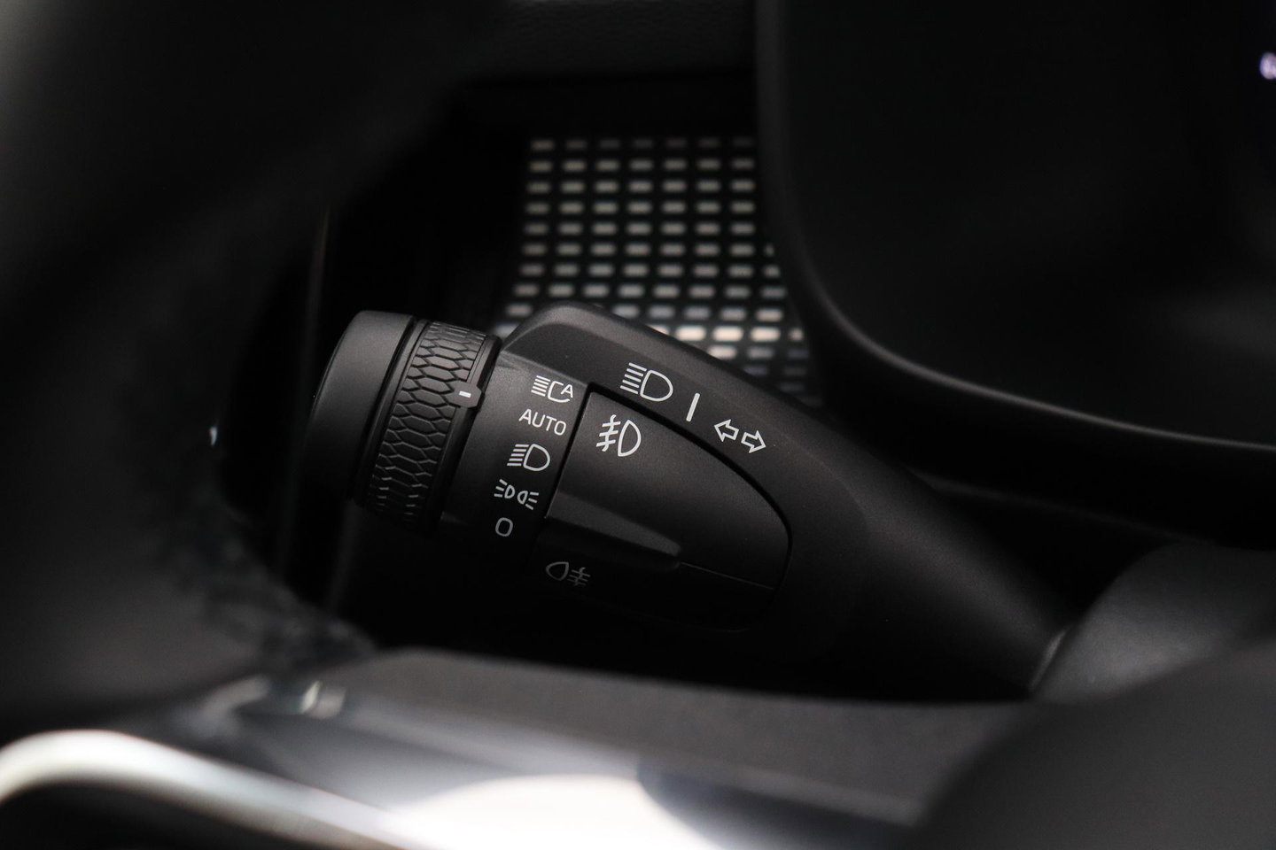 Volvo EX40 Single Motor Extended Range Plus | 82 kWh | Harman/Kardon Pilot Assist | Warmtepomp | BLIS | Keyless | Stoel+Stuurverwarming