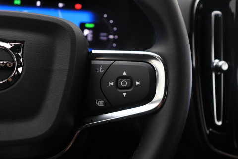 Volvo EX40 Single Motor Extended Range Plus | 82 kWh | Harman/Kardon Pilot Assist | Warmtepomp | BLIS | Keyless | Stoel+Stuurverwarming