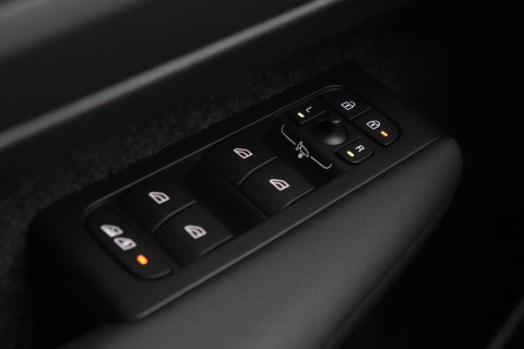 Volvo EX40 Single Motor Extended Range Plus | 82 kWh | Harman/Kardon Pilot Assist | Warmtepomp | BLIS | Keyless | Stoel+Stuurverwarming