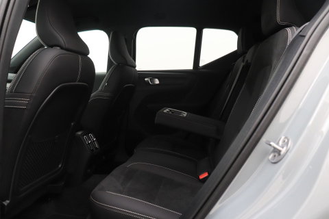 Volvo EX40 Single Motor Extended Range Plus | 82 kWh | Harman/Kardon Pilot Assist | Warmtepomp | BLIS | Keyless | Stoel+Stuurverwarming