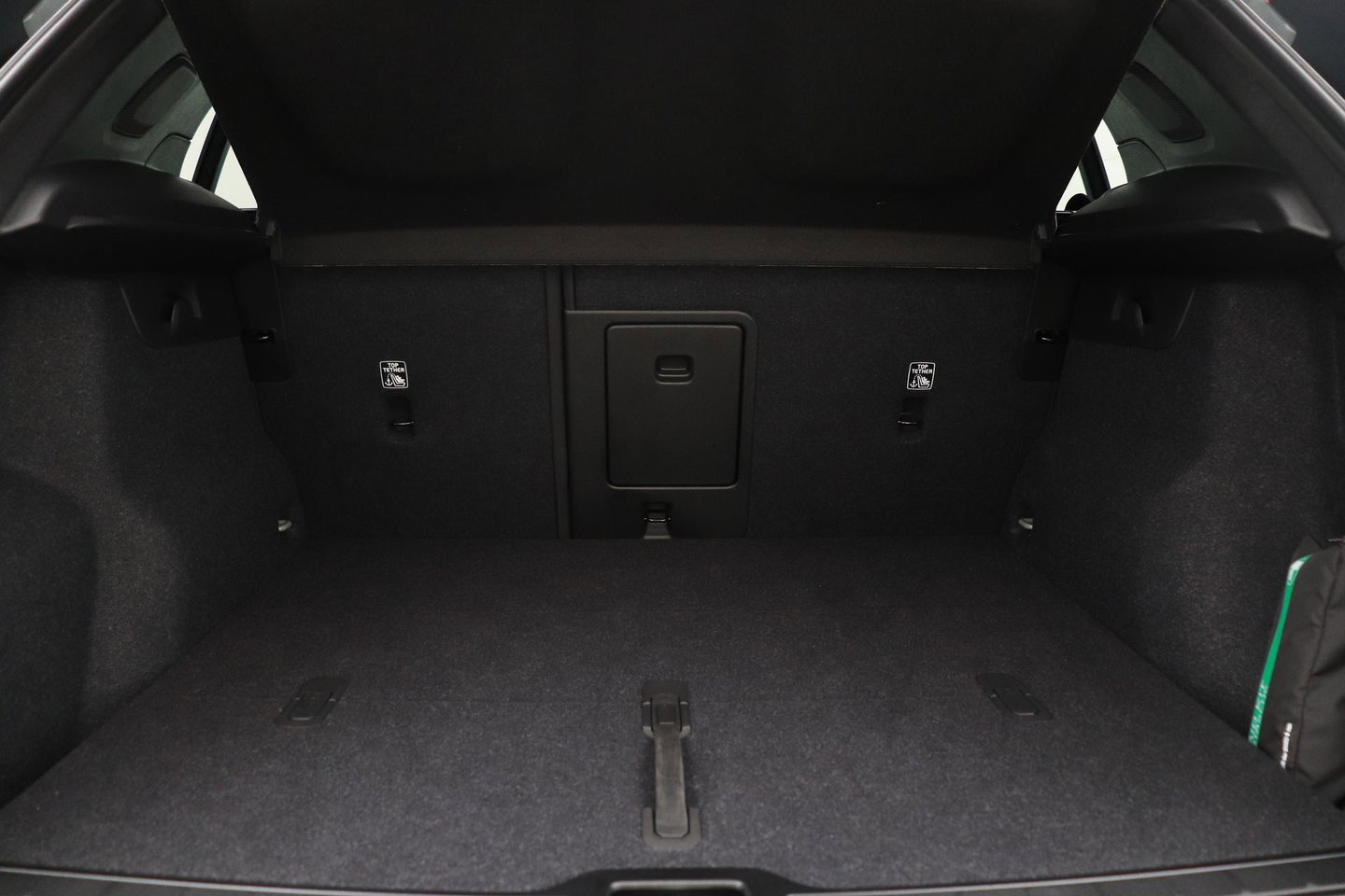Volvo EX40 Single Motor Extended Range Plus | 82 kWh | Harman/Kardon Pilot Assist | Warmtepomp | BLIS | Keyless | Stoel+Stuurverwarming