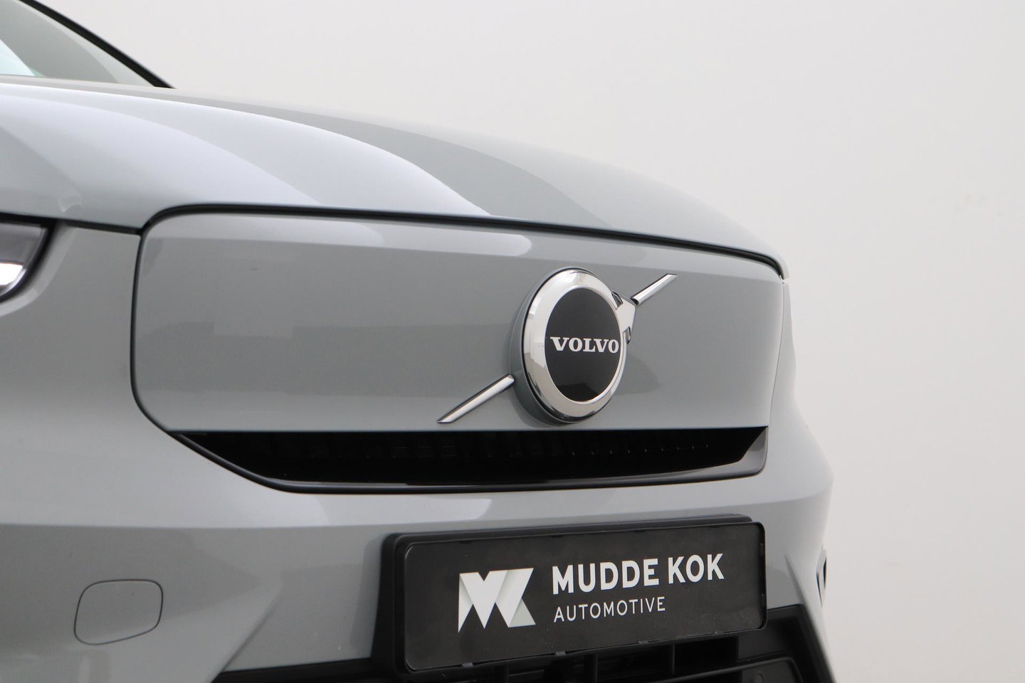 Volvo EX40 Single Motor Extended Range Plus | 82 kWh | Harman/Kardon Pilot Assist | Warmtepomp | BLIS | Keyless | Stoel+Stuurverwarming