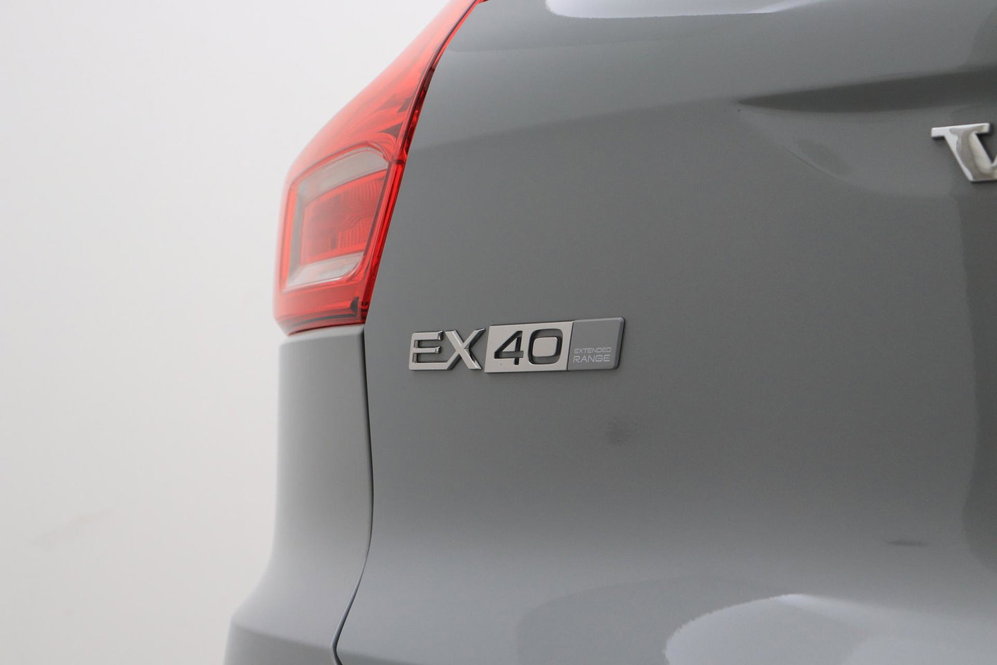 Volvo EX40 Single Motor Extended Range Plus | 82 kWh | Harman/Kardon Pilot Assist | Warmtepomp | BLIS | Keyless | Stoel+Stuurverwarming