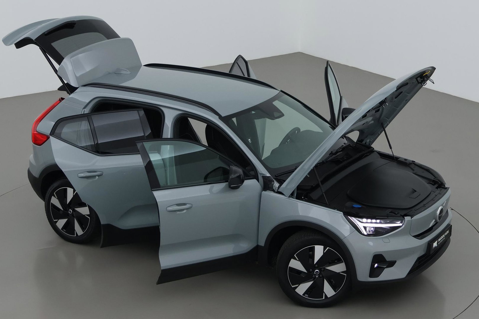 Volvo EX40 Single Motor Extended Range Plus | 82 kWh | Harman/Kardon Pilot Assist | Warmtepomp | BLIS | Keyless | Stoel+Stuurverwarming