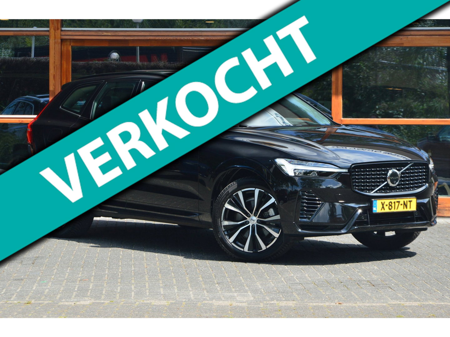 Volvo XC60 T6 Hybride Long Range AWD Plus Dark | Head-Up Display | 360° Camera | Gelamineerde ruiten | Panoramadak |