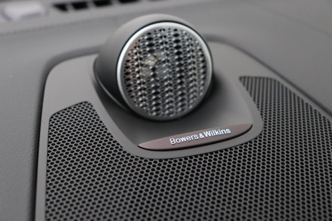 Volvo XC60 2.0 T6 Plug-in hybrid AWD Ultra Black Edition | Luchtvering | Bowers & Wilkins | Panoramadak | Stoelventilatie