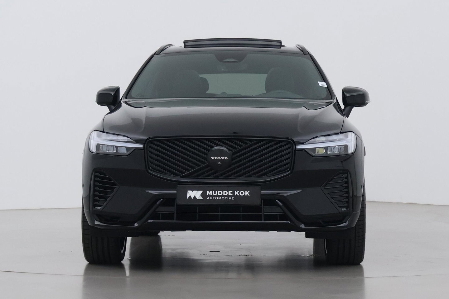 Volvo XC60 2.0 T6 Plug-in hybrid AWD Ultra Black Edition | Luchtvering | Bowers & Wilkins | Panoramadak | Stoelventilatie