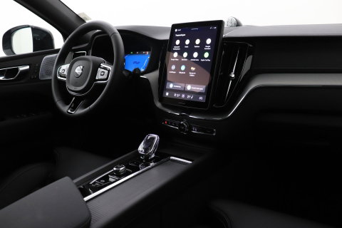 Volvo XC60 2.0 T6 Plug-in hybrid AWD Ultra Black Edition | Luchtvering | Bowers & Wilkins | Panoramadak | Stoelventilatie