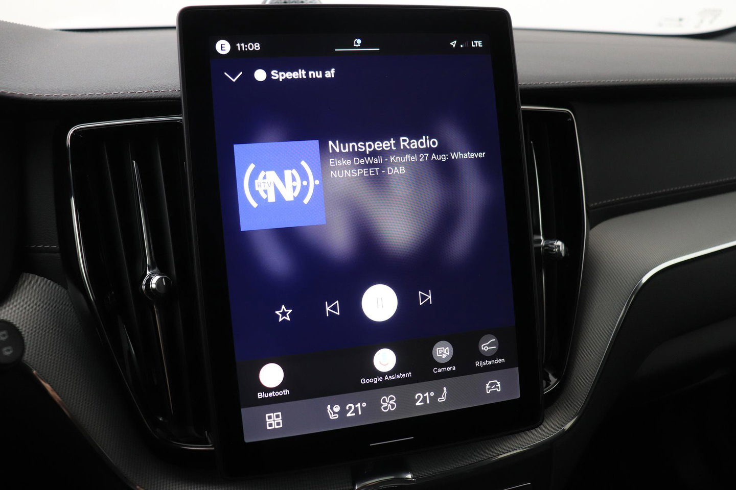 Volvo XC60 2.0 T6 Plug-in hybrid AWD Ultra Black Edition | Luchtvering | Bowers & Wilkins | Panoramadak | Stoelventilatie
